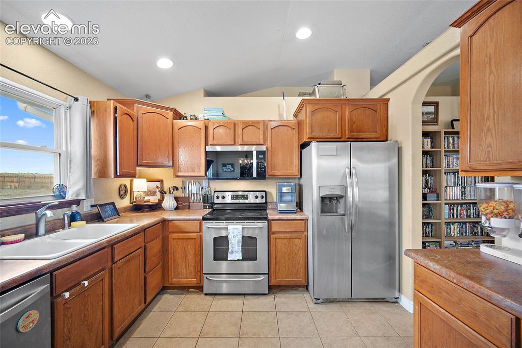 Image 7 of 36: Kitchen
