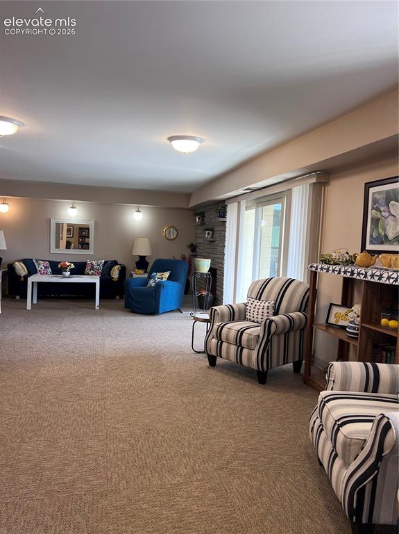 Image 17 of 24: Living Room