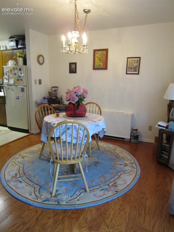 Image 6 of 24: Dining Area