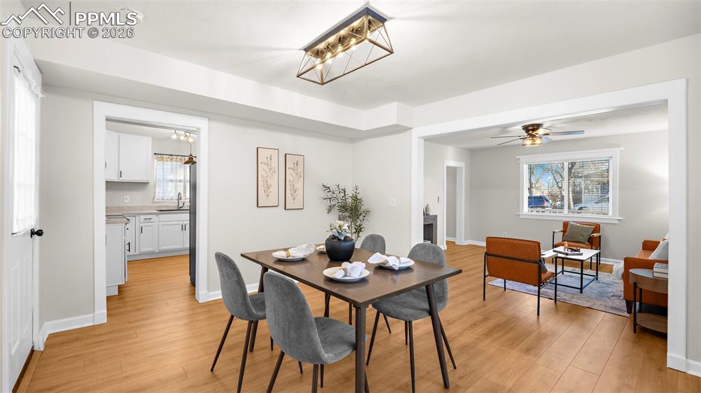 Image 16 of 40: Dining Area