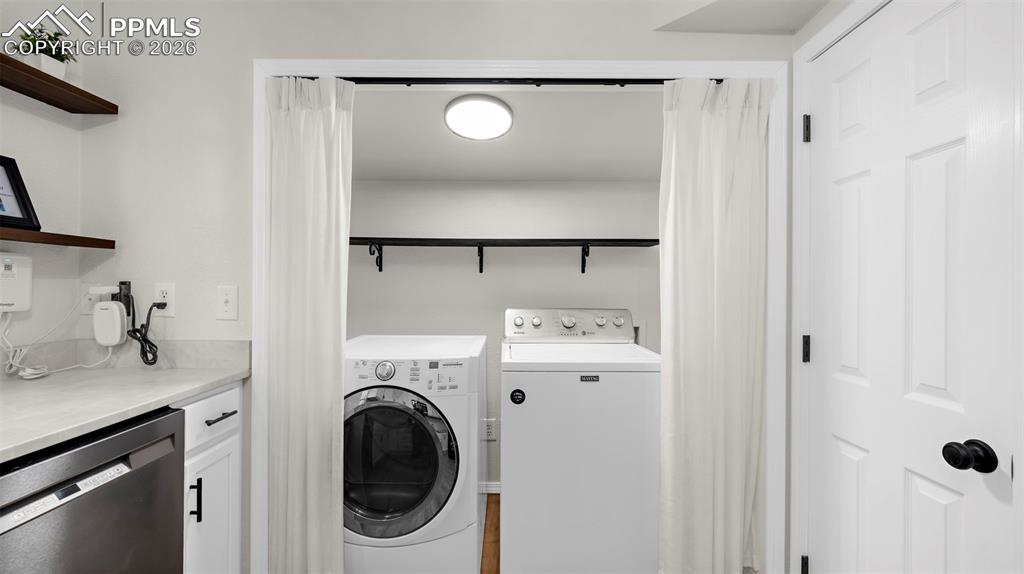 Image 20 of 40: Laundry