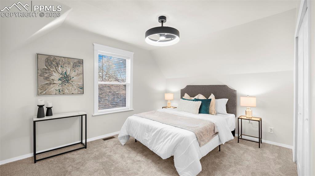 Image 23 of 40: Bedroom