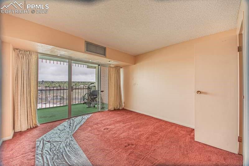 Image 12 of 34: Bedroom