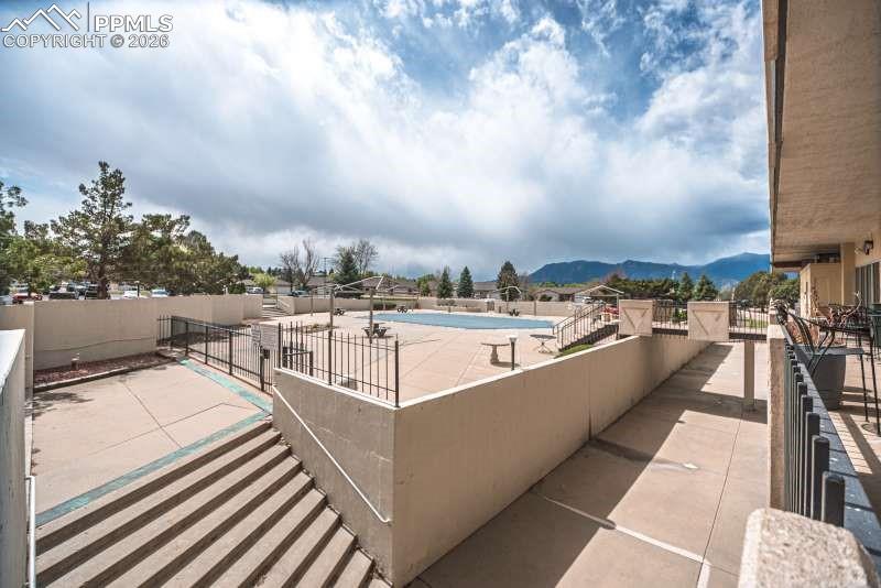 Image 23 of 34: Balcony