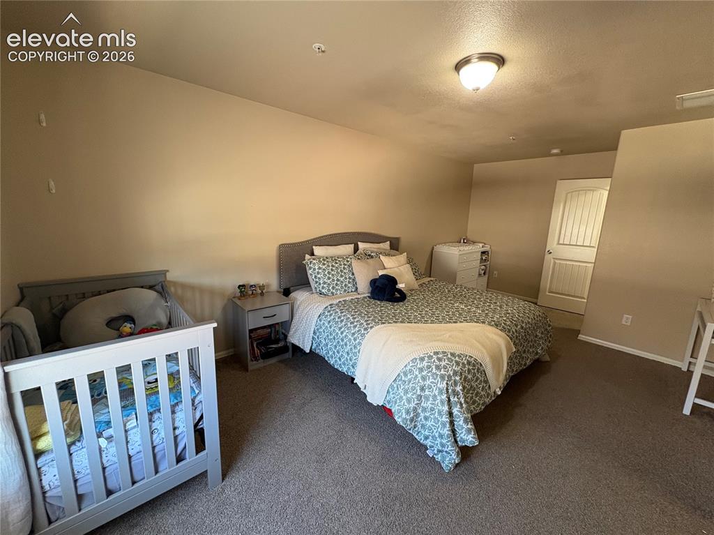 Image 9 of 17: Bedroom