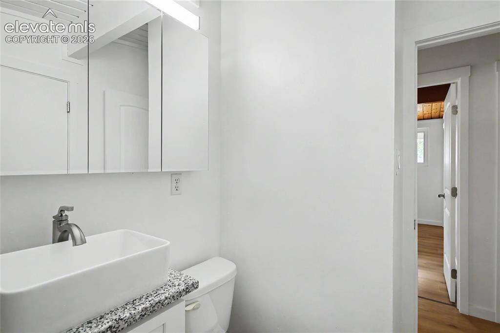 Image 15 of 25: Bathroom