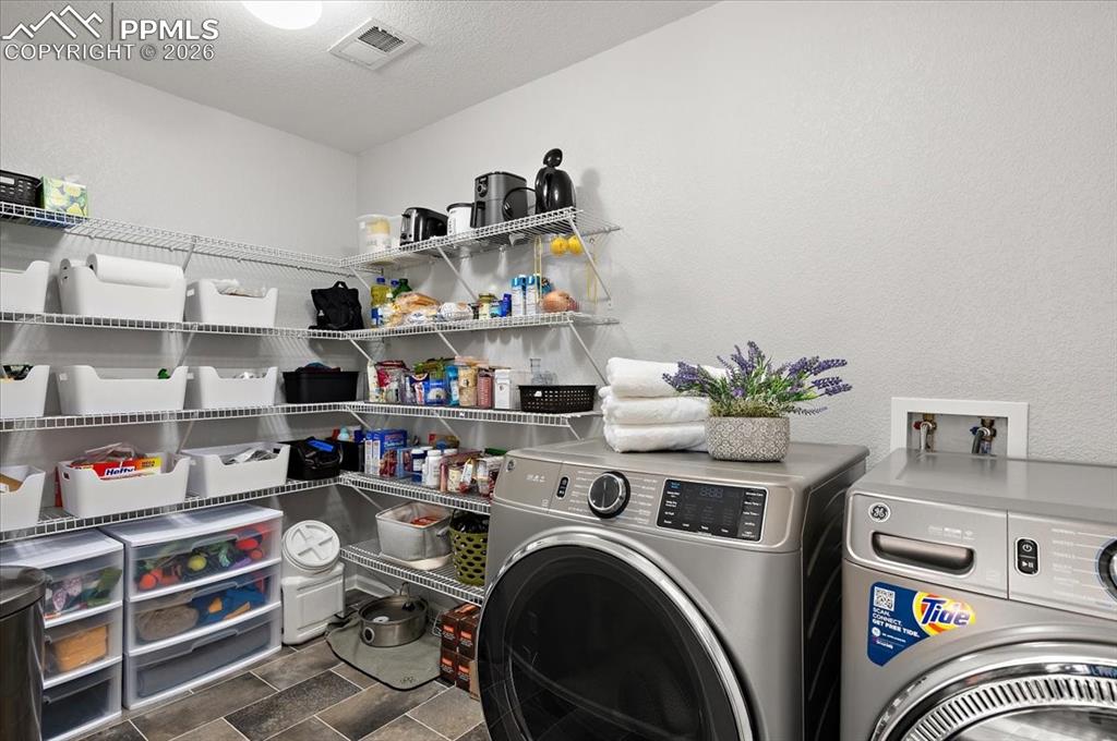 Image 17 of 22: Laundry