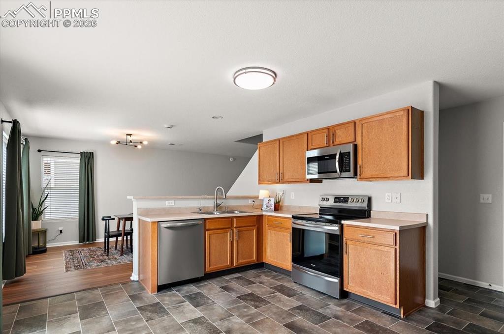 Image 6 of 22: Kitchen