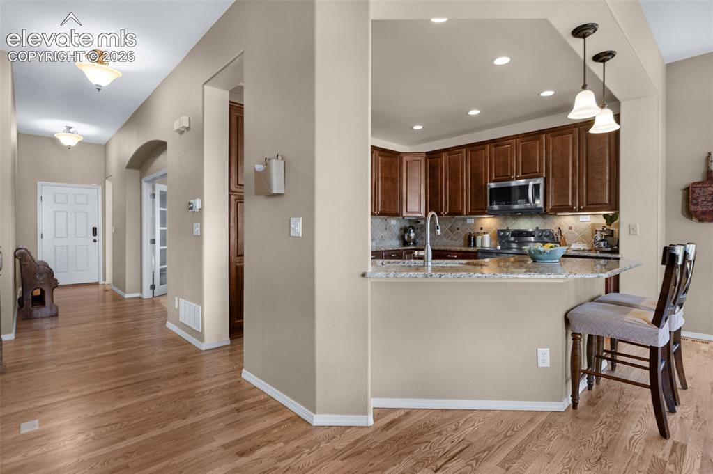 Image 12 of 50: Kitchen