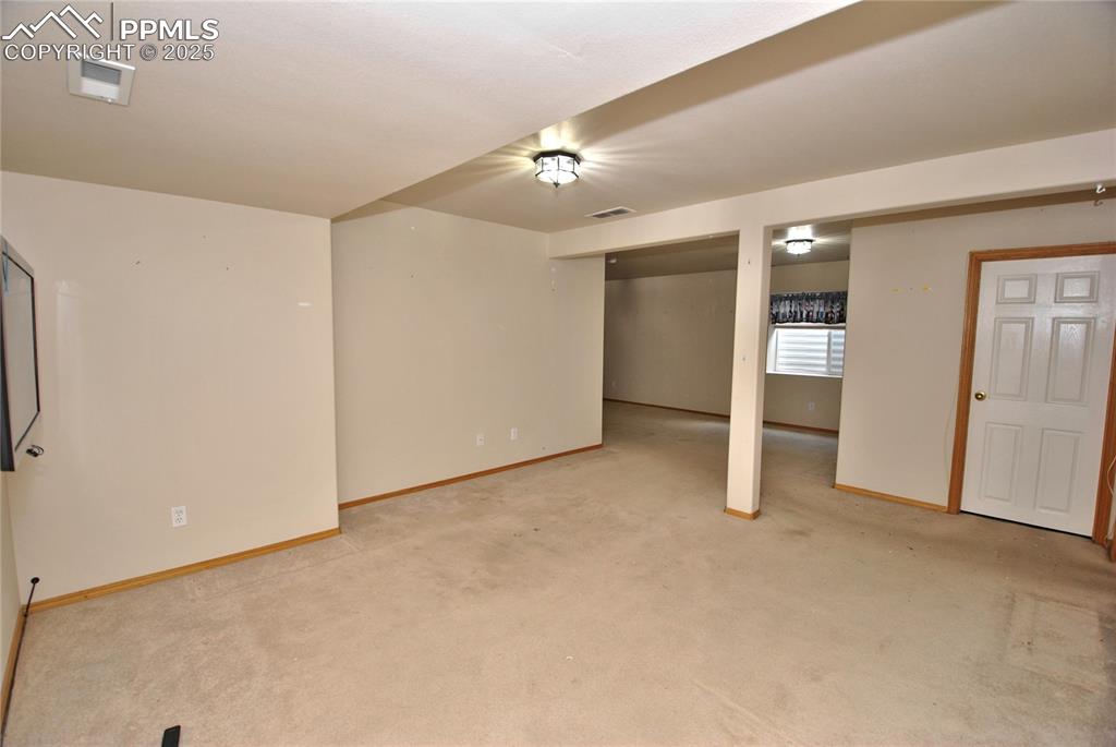 Image 22 of 32: Family Room
