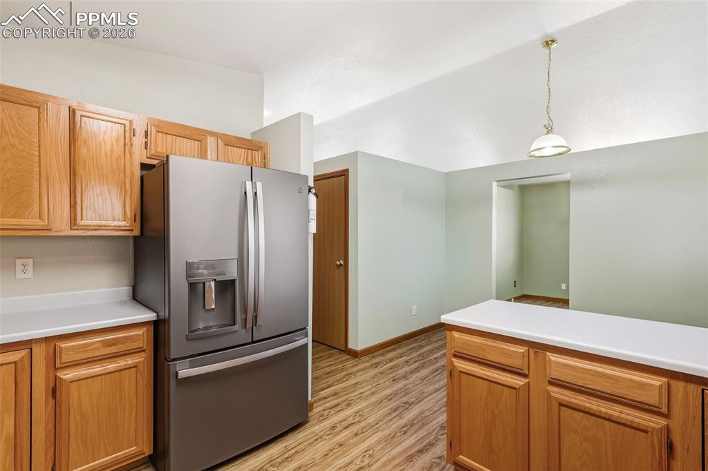 Image 12 of 27: Kitchen