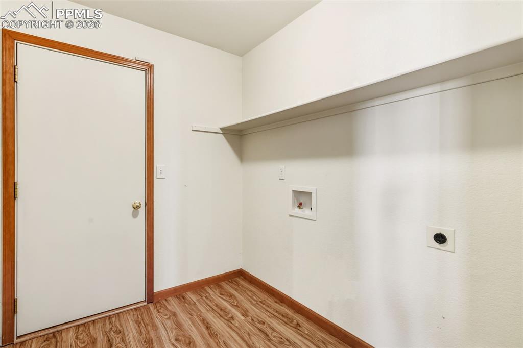 Image 13 of 27: Laundry