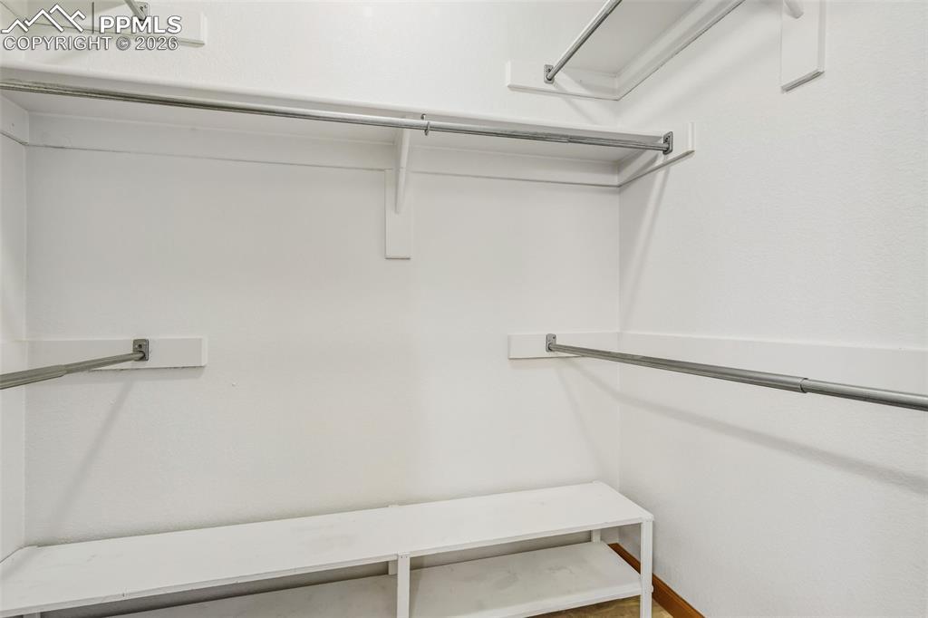 Image 18 of 27: Closet