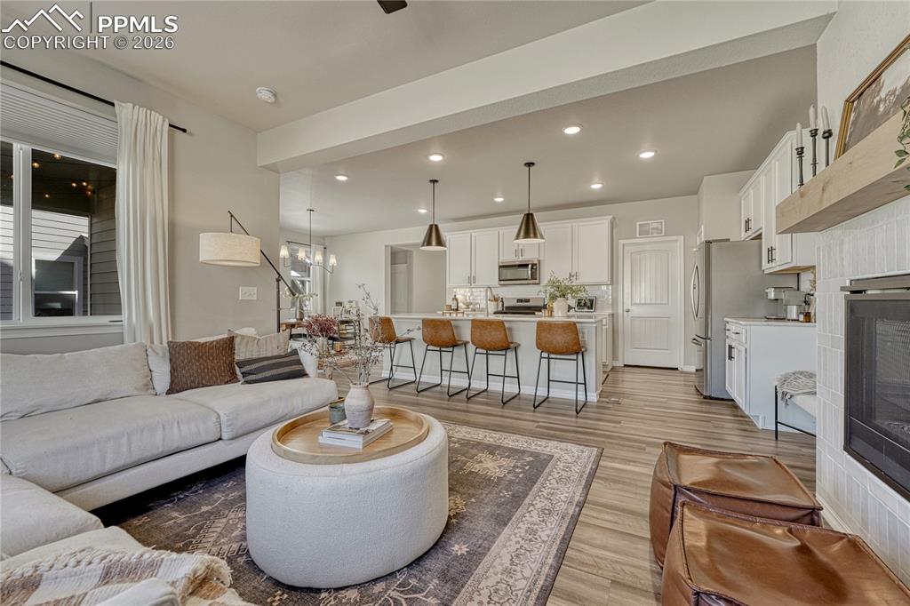 Image 16 of 50: Living Room