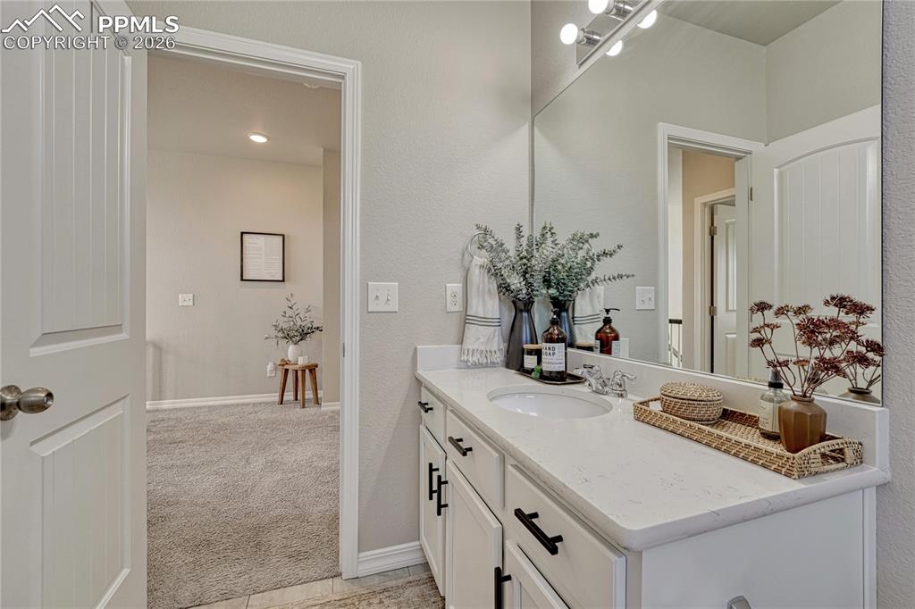 Image 22 of 50: Bathroom