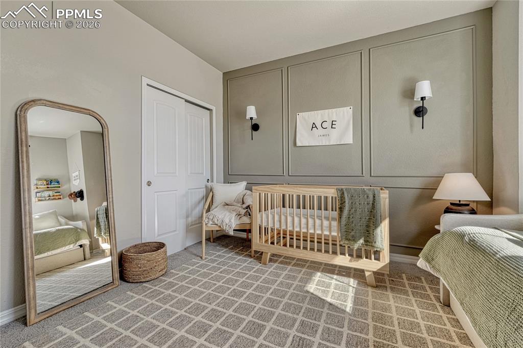 Image 25 of 50: Bedroom