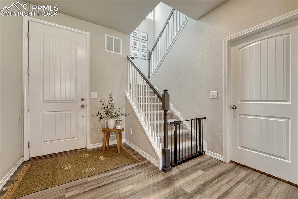 Image 3 of 50: Entry