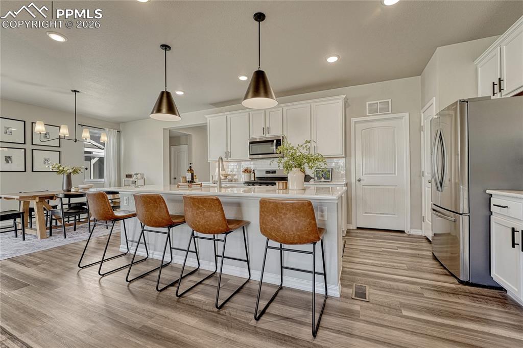 Image 9 of 50: Kitchen