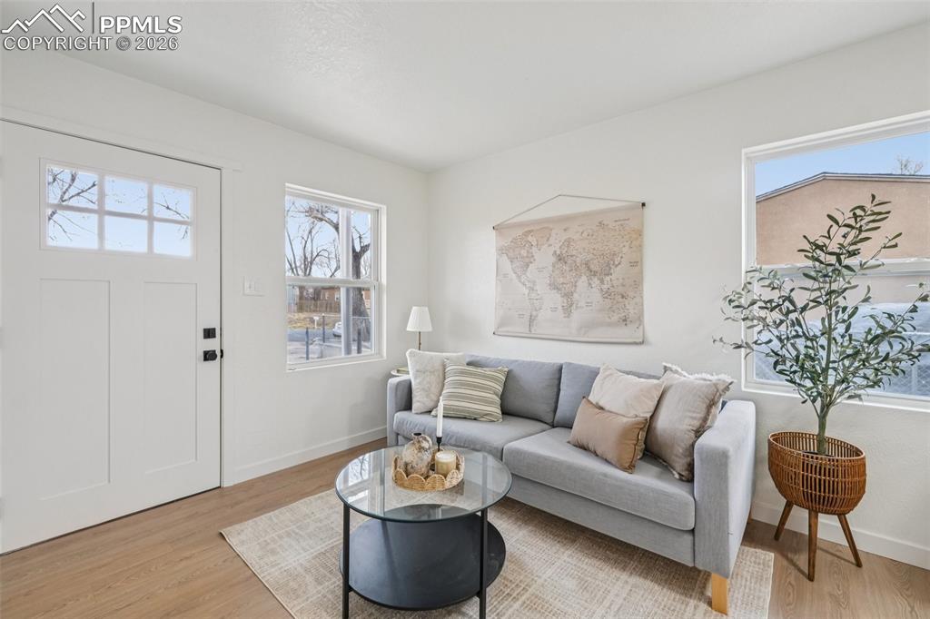 Image 6 of 25: Living Room