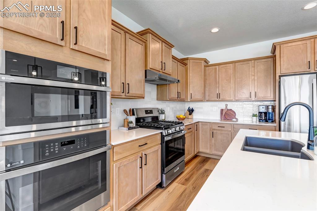 Image 11 of 43: Kitchen