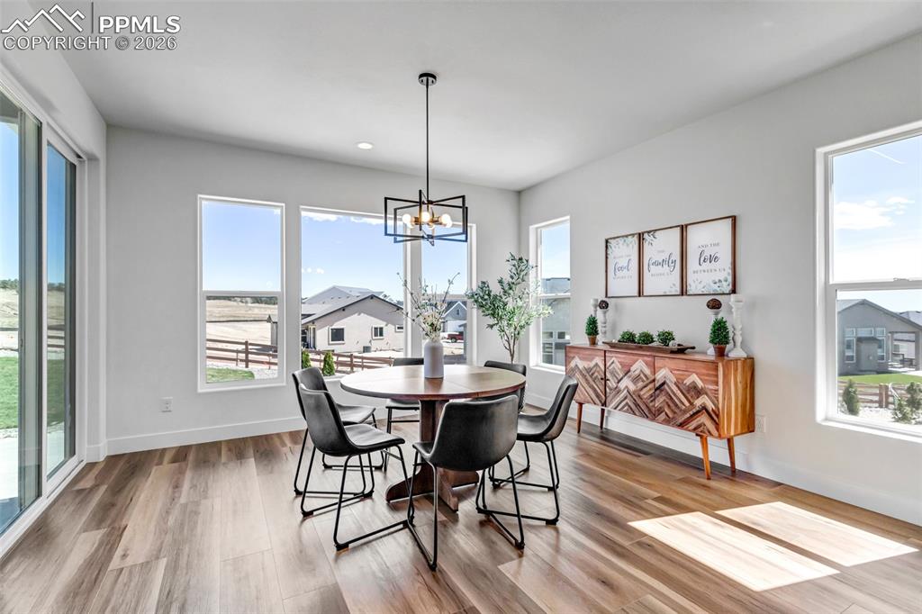 Image 15 of 43: Dining Area