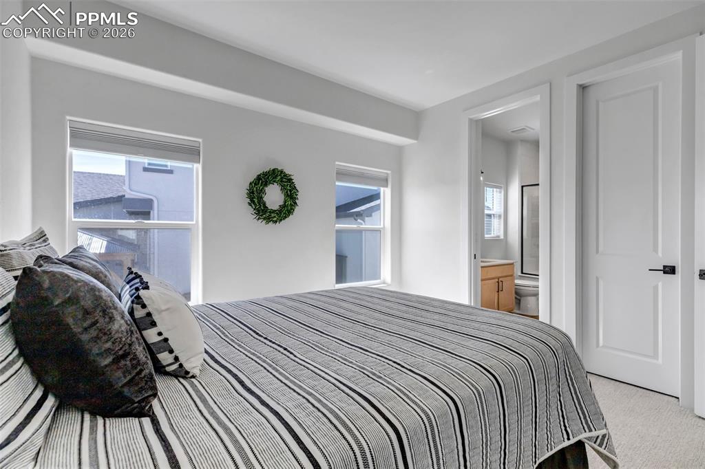 Image 21 of 43: Bedroom