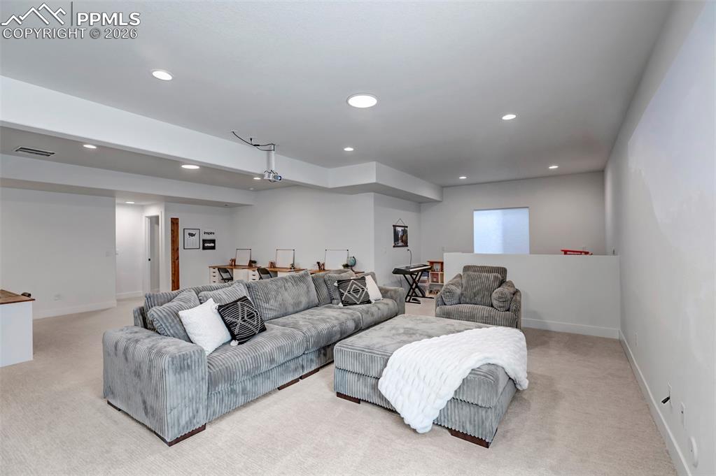 Image 29 of 43: Living Room