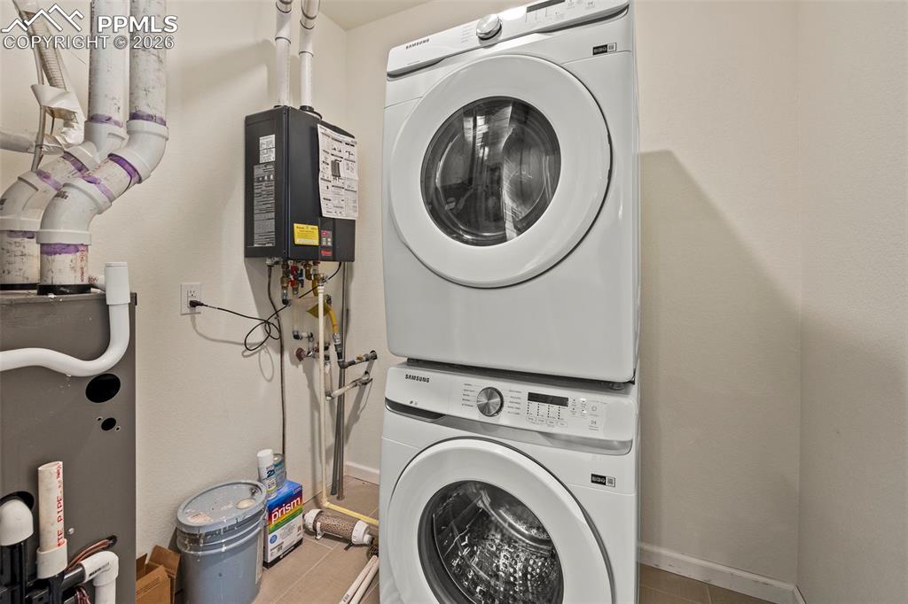 Image 20 of 33: Laundry