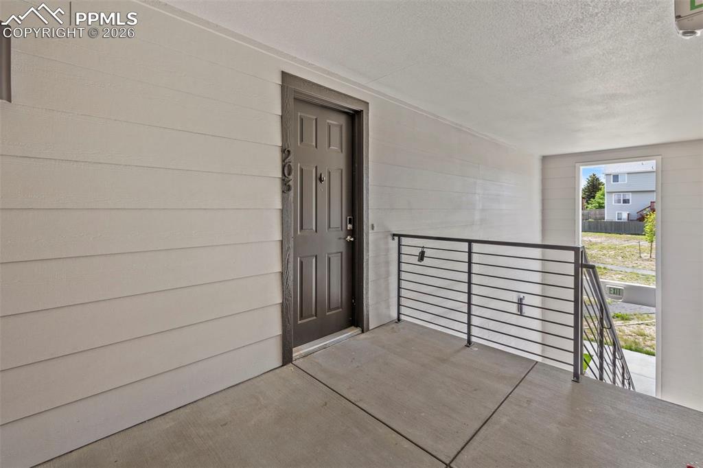 Image 30 of 33: Entry