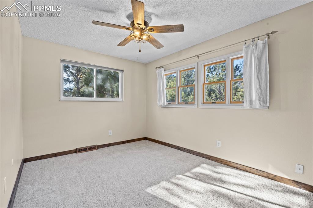 Image 19 of 42: Bedroom