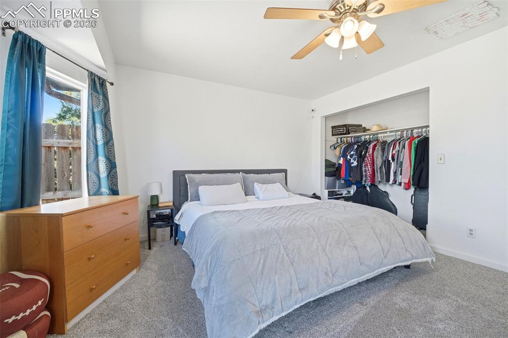 Image 16 of 41: Bedroom