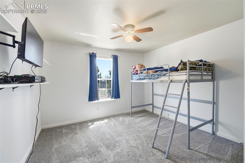 Image 18 of 41: Bedroom