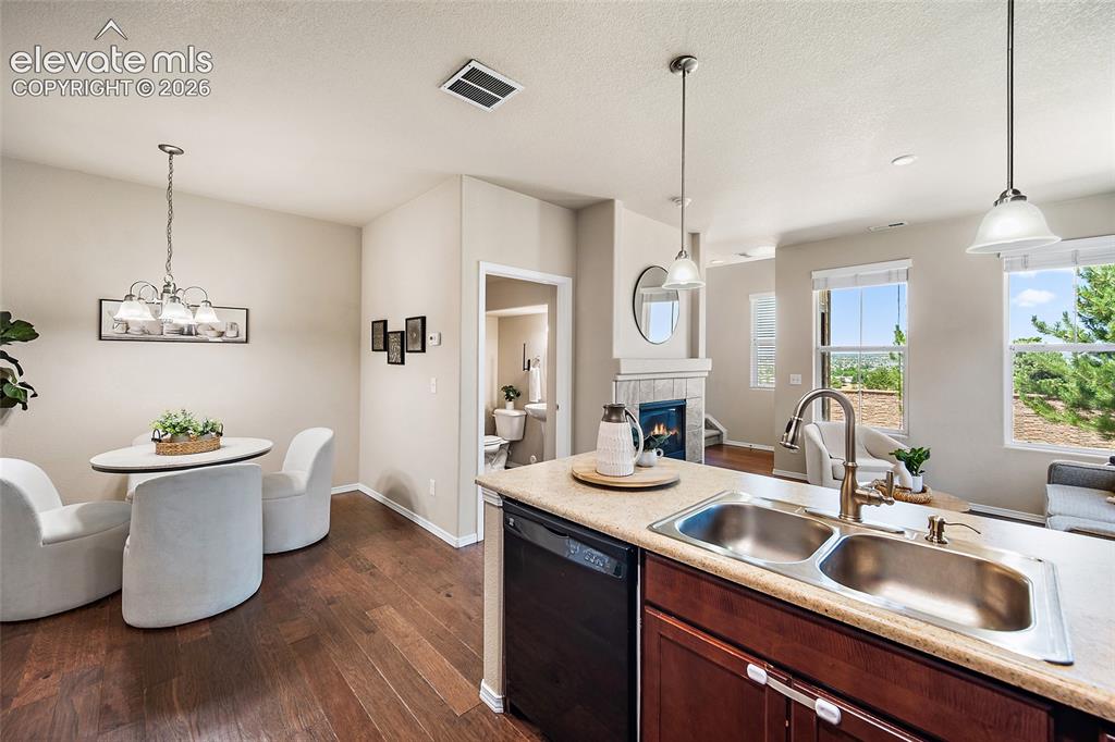 Image 7 of 29: Open Great Room