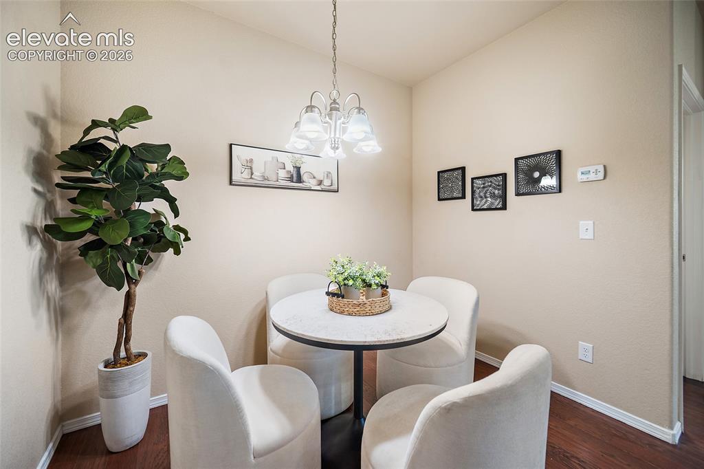 Image 9 of 29: Dining Area