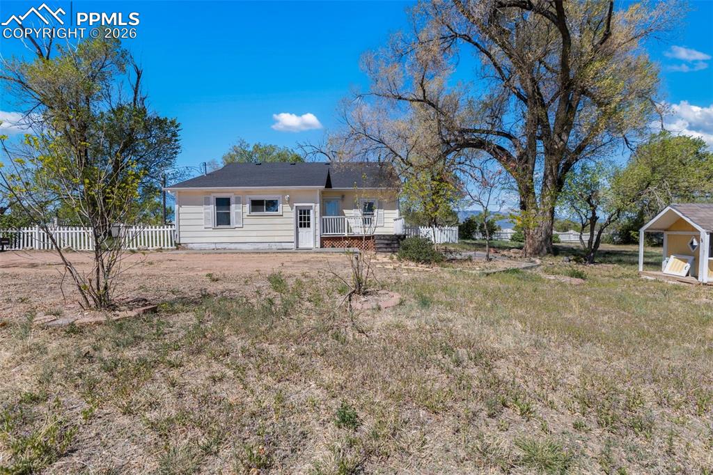 Image 5 of 45: Back of Structure