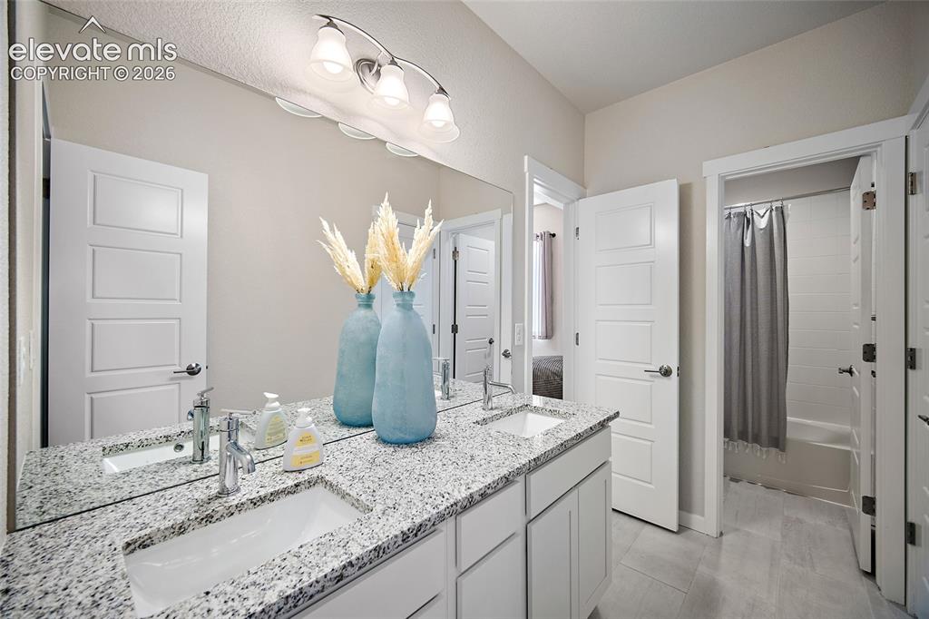 Image 31 of 42: Jack and Jill Bathroom