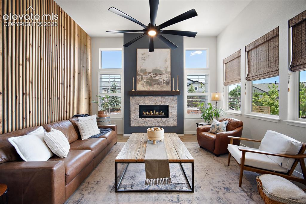 Image 4 of 42: Living Room