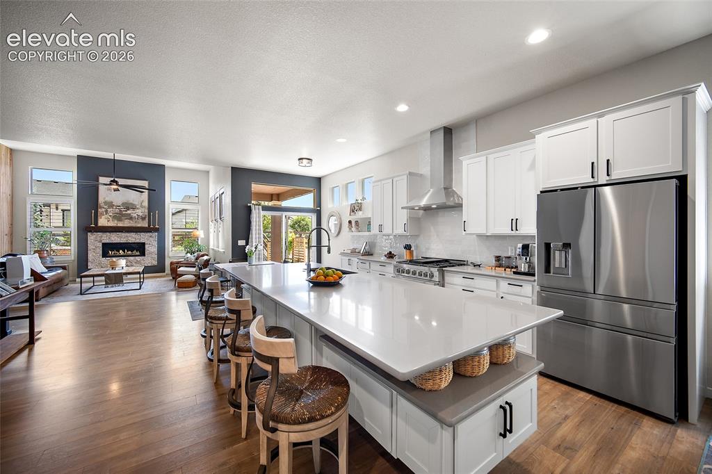 Image 6 of 42: Kitchen