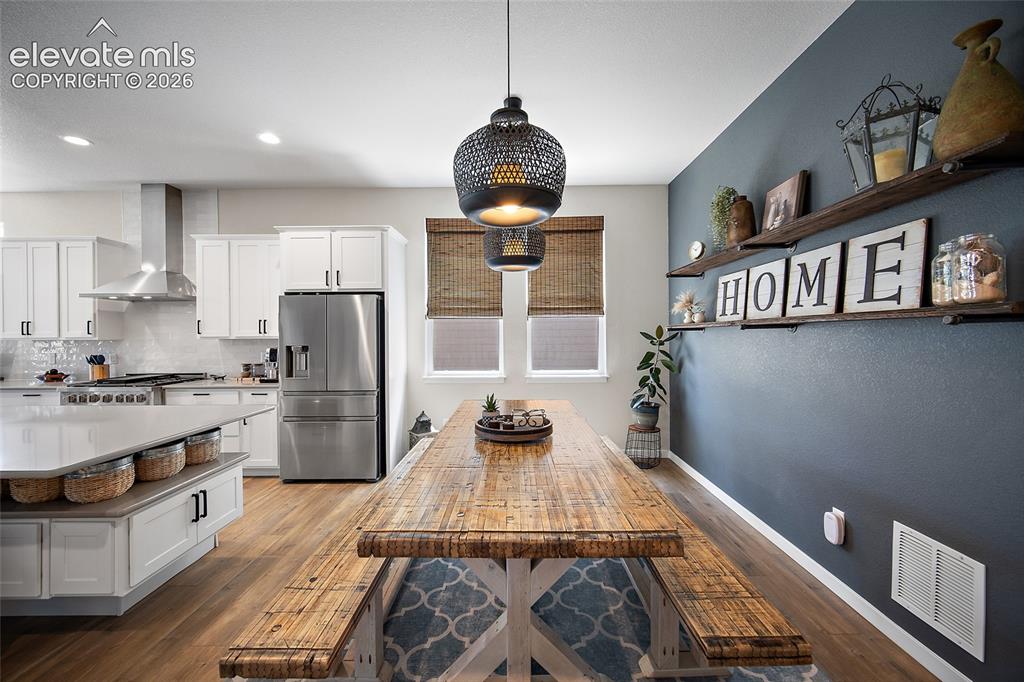 Image 9 of 42: Dining Area