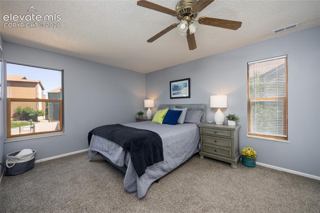 Image 6 of 25: Bedroom