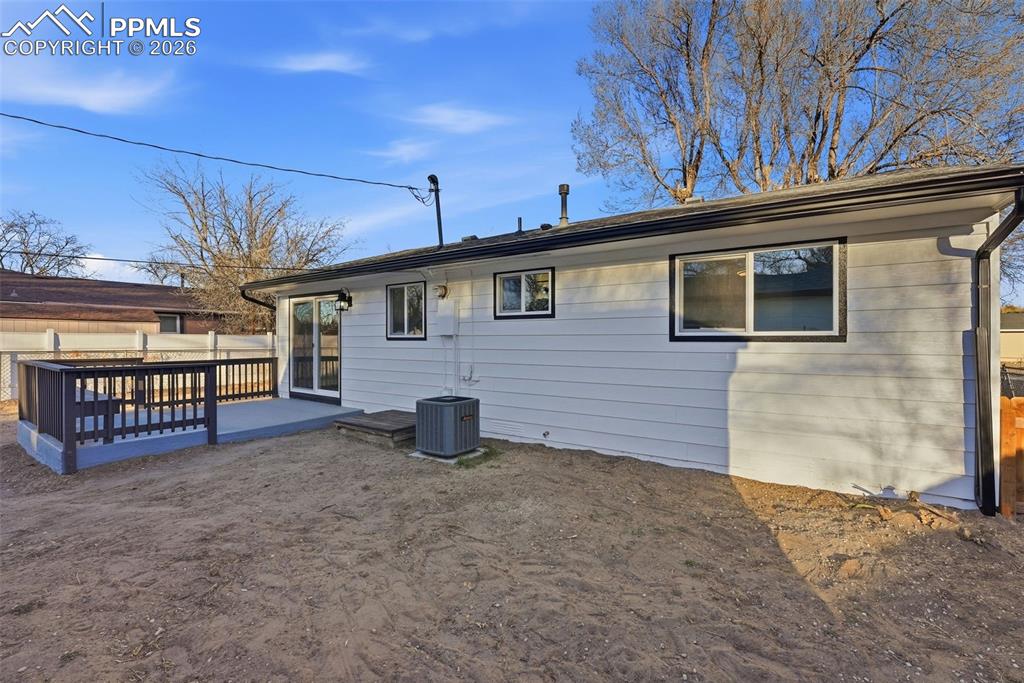 Image 30 of 39: Back of Structure