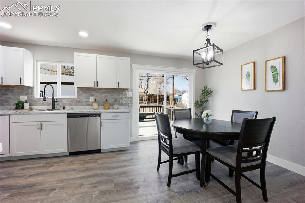 Image 8 of 39: Kitchen