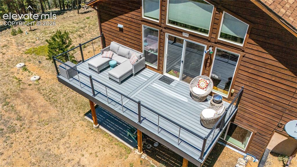 Image 17 of 36: Deck