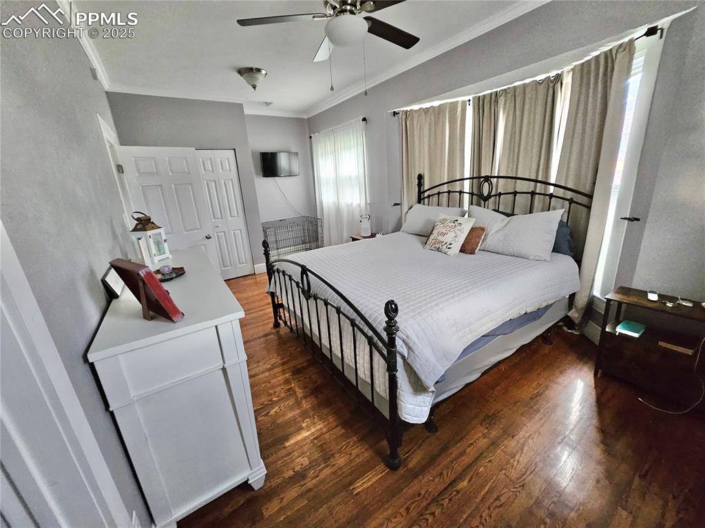 Image 13 of 48: Bedroom