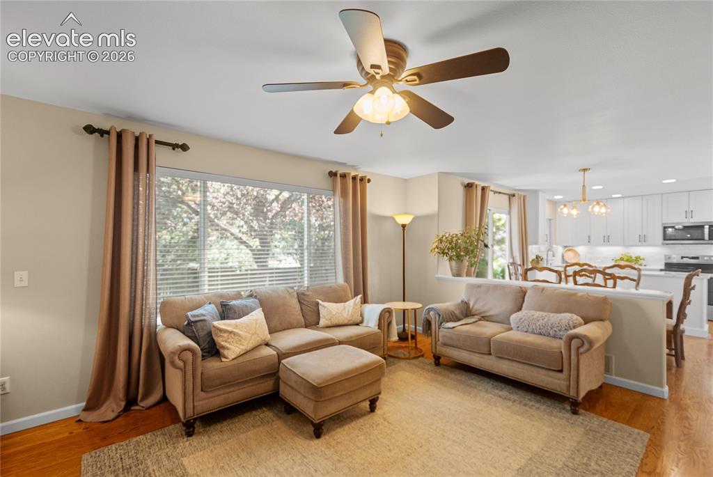 Image 14 of 40: Living Room
