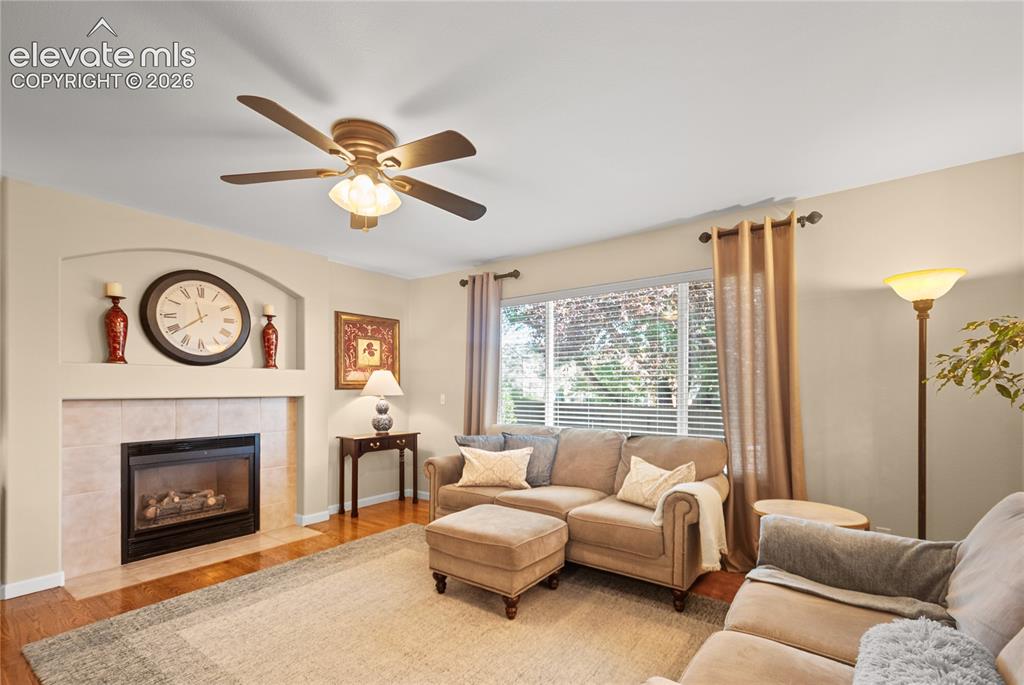 Image 15 of 40: Living Room