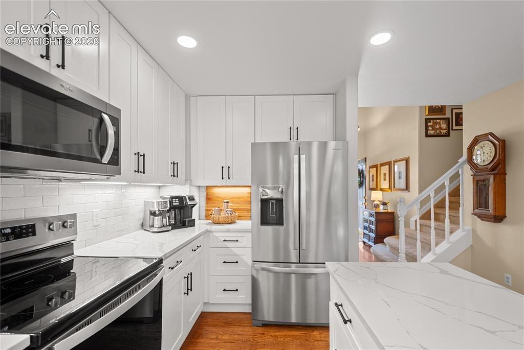 Image 6 of 40: Kitchen