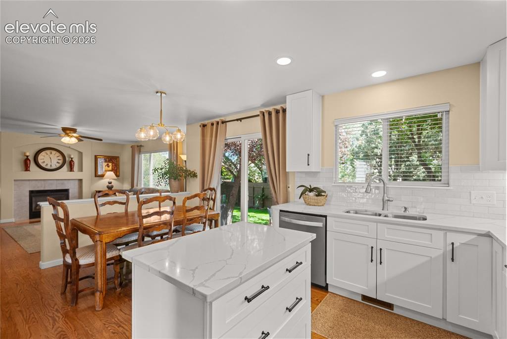 Image 8 of 40: Kitchen