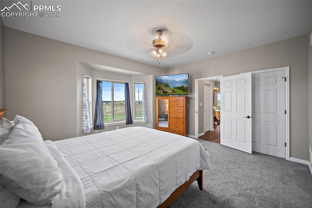 Image 13 of 36: Bedroom