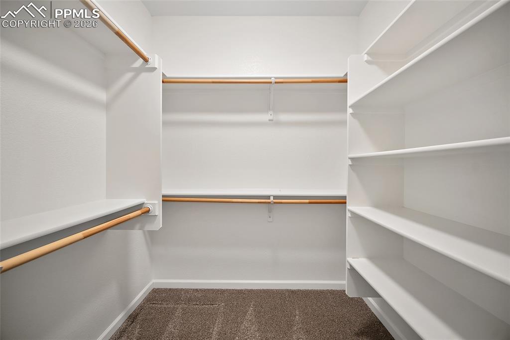 Image 19 of 36: Closet